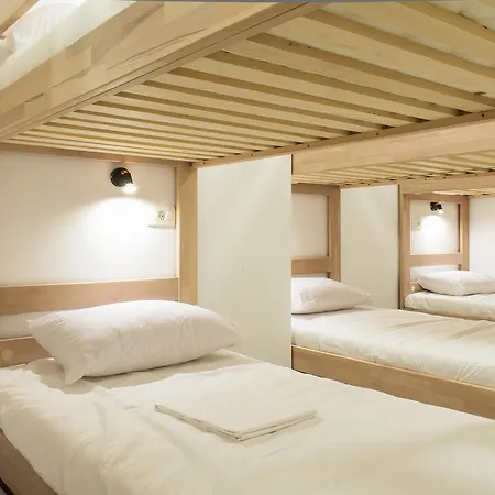 Hostel Gravitas *