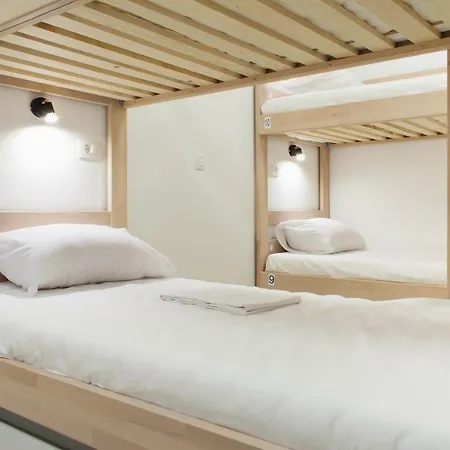 Gravitas Hostal Split