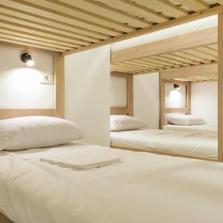Hostal Gravitas